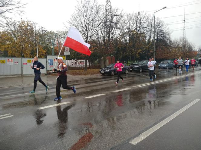 Pobiegli dla niepodległej. W biegu wystratowało ponad 300 osób