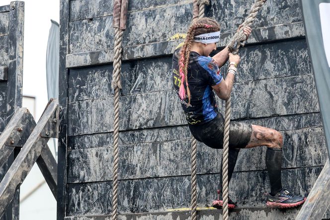 Runmageddon w Katowicach 2025. Błoto, pot i triumf na Hałdzie Kostuchna
