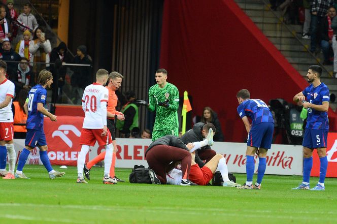 Zatrzymały nam się serca po faulu na Lewandowskim! Livaković mógł zakończyć karierę kapitana Polaków, brutalne wejście w kolano