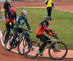 Cztery mecze jednego dnia. Deszczowa speedrowerowa niedziela w Lesznie 