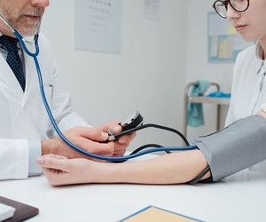 Syndrom białego fartucha - jak sobie z nim poradzić?