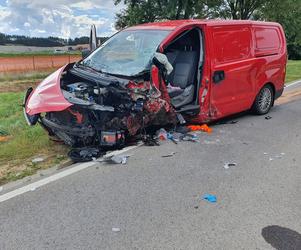 Makabryczny wypadek pod Ostrowią Mazowiecką! Cztery karetki i śmigłowiec zabrały ciężko rannych [ZDJĘCIA]