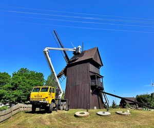 Remont wiatraków w Osiecznej 