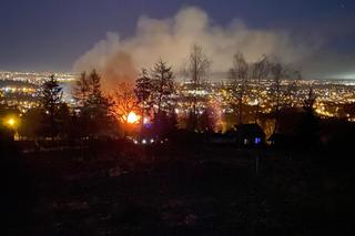 Ogromny pożar magazynu papieru w Wieliczce