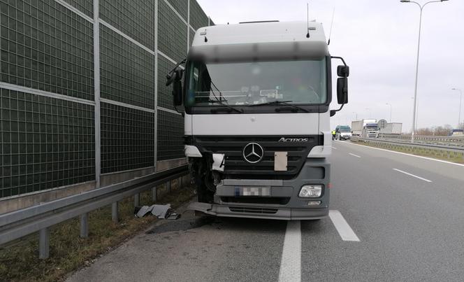 Prowadził TIR-a na karcie szefa i doprowadził do kolizji. Inspektorzy ITD ujawnili poważne naruszenie