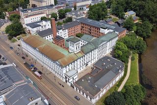 Zdaniem AI to jeden z najcenniejszych zabytków przemysłowych w Polsce. Złożona historia Białej Fabryki Geyera 