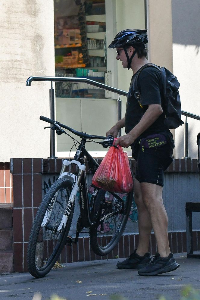 Robert Więckiewicz na rowerze