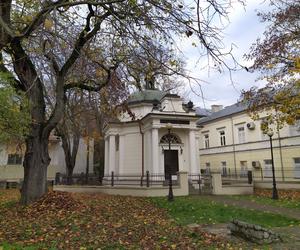 ZOBACZ WNĘTRZE Kaplicy Ogińskich w Siedlcach przed renowacją - październik 2022