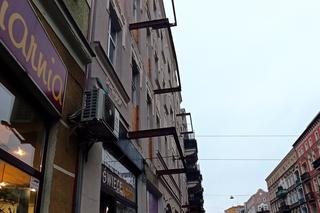 Mieszkańcy kamienicy przy ul. Jagiellońskiej w Szczecinie stracili balkony