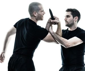 KRAV MAGA - na czym polega? Opis treningu i chwyty w krav madze