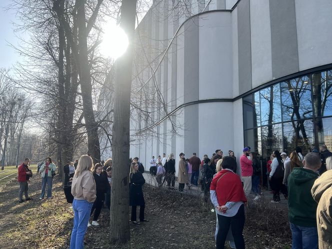 Ewakuacja w Centrum Handlowym Młociny. Na miejscu pracują służby