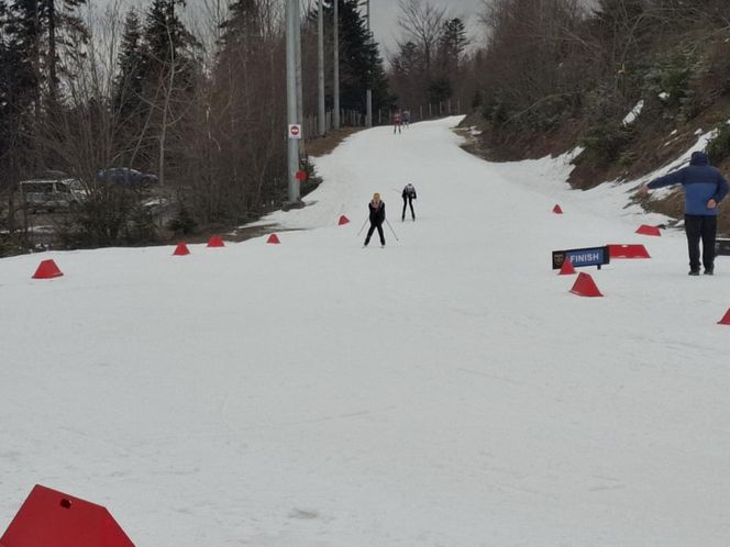 Narciarze SKI Tumlin na zawodach na Kubalonce