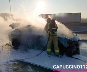 Pożar audi na węźle autostradowym Tarnów-Krzyż