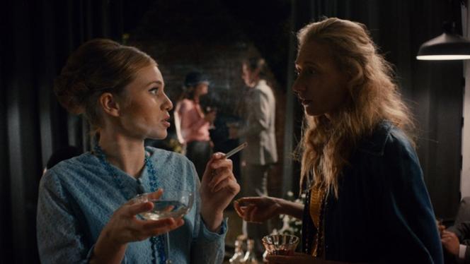 Osiecka odc. 8. Agnieszka Osiecka (Magdalena Popławska), Elżbieta Czyżewska (Barbara Garstka)