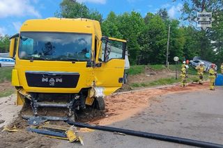 Karambol w Zawierciu. Na DK 78 zderzyły się cztery pojazdy. Są osoby poszkodowane