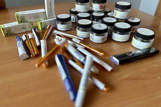 Przyjechał do Jastrzębiej Góry do pracy. Policjanci zgarnęli go na środku ulicy