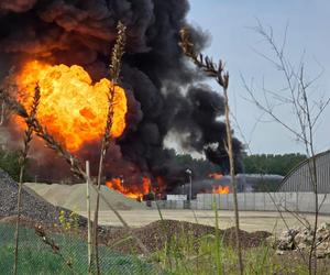 Akcja gaśnicza po pożarze odpadów w Siemianowicach Śląskich zakończona