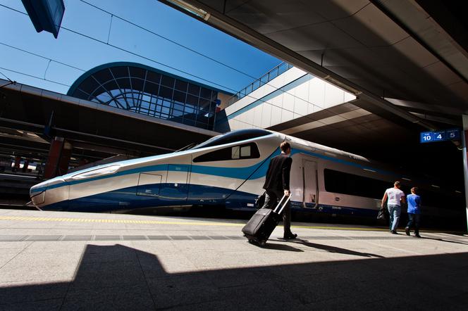 W tych pociągach Pendolino działa internet Wi-Fi! 