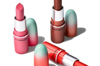 Świąteczna kolekcja od legendarnej marki makijażowej