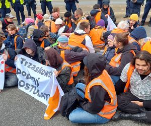 Ostatnie Pokolenie na moście Poniatowskiego