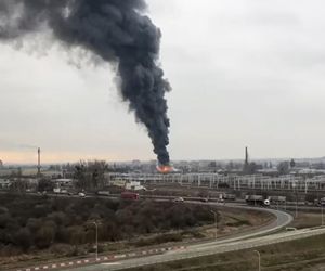 Potężny pożar zabytkowej hali w Gdańsku. Wielka chmura dymu w mieście