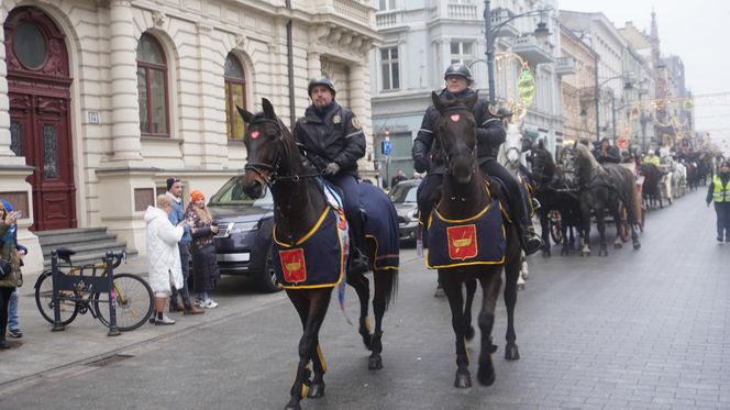 Wielka Szarża w centrum Łodzi. Oddziały konne przeszły przez Piotrkowską