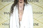 Michał Szpak z gołą klatą