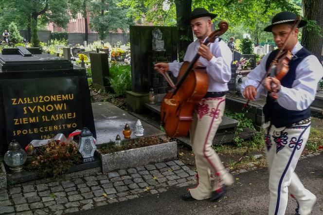Z muzyką do grobu Wojciecha Korfantego