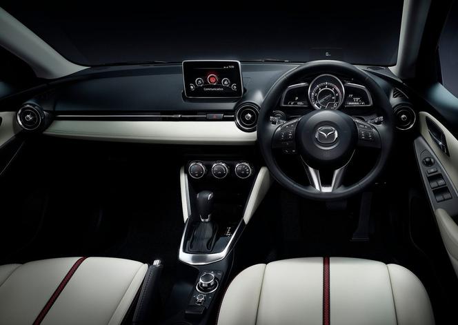 2015 nowa Mazda 2