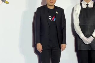 Zjadł banana za $6,2 mln. Wspomoże sprzedawcę owocu, który stał się dziełem sztuki