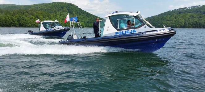 Ćwiczenia służb na Jeziorze Solińskim. Zobacz galerie zdjęć