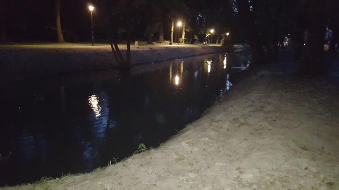 Odmulono staw w parku na osiedlu Słocina