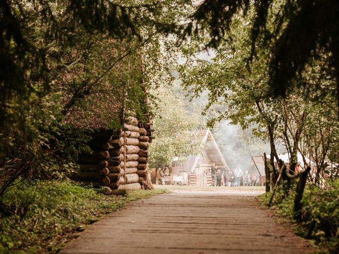 Muzeum Archeologiczne i Osada w Biskupinie 