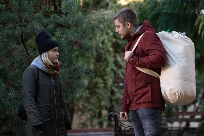 Na Wspólnej odc. 3082 - opis, streszczenie: Miłka rezygnuje z odwyku, bo chce leczyć się miłością do Bruna