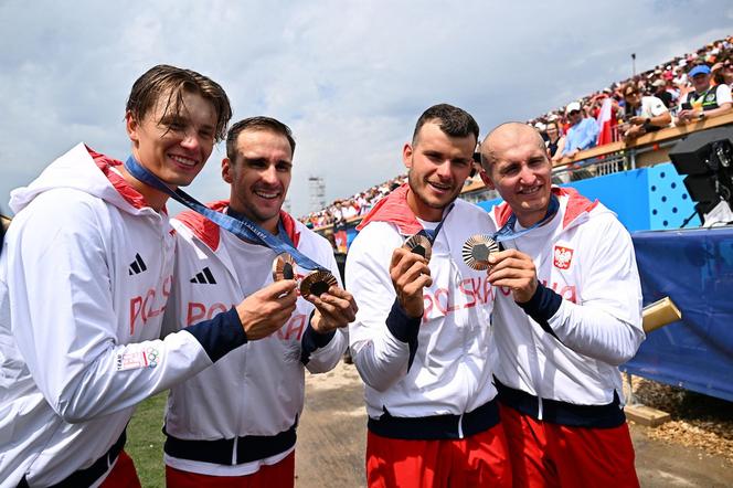 Mirosław Ziętarski z AZS UMK Toruń z medalem w Paryżu. Wielki sukces wioślarzy