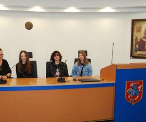 Debaty siedleckiej młodzieży ze szkół podstawowych i średnich odbyły się w ramach kampanii profilaktycznej Widzę Rozmawiam Reaguję 2025