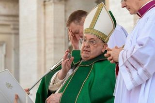 Papież Franciszek przerwał homilię. Mam trudności z oddychaniem