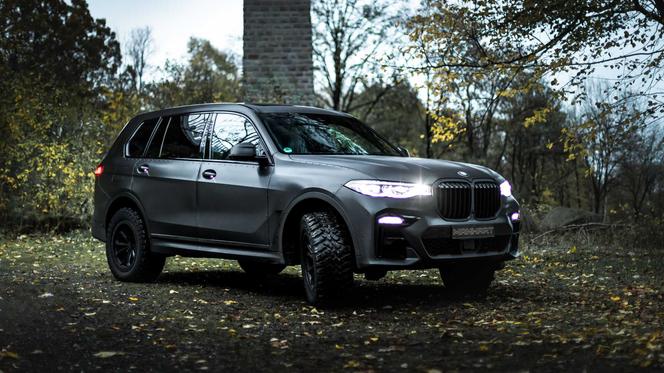 BMW X7 po tuningu Manhart