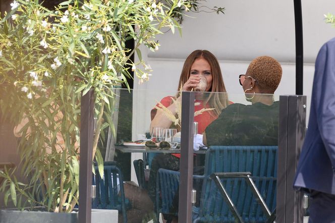 Zakupy Jennifer Lopez w Warszawie. Oto jej siatki