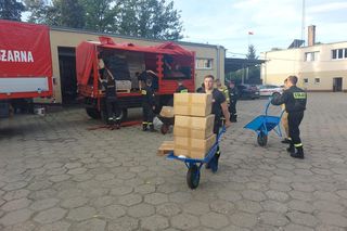 Kilka ton sprzętu do sprzątania po powodzi z Podkarpacia