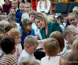 Marta Nawrocka czyta Misia Uszatka