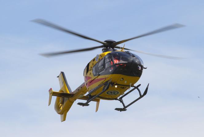 Dramat pod Sochaczewem. 7-letnie dziecko połknęło igłę! Zabrał je śmigłowiec