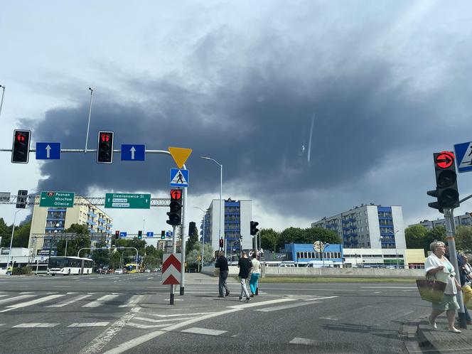 Gigantyczny pożar chemikaliów w Siemianowicach Śląskich. Wdrożono specjalne środki 