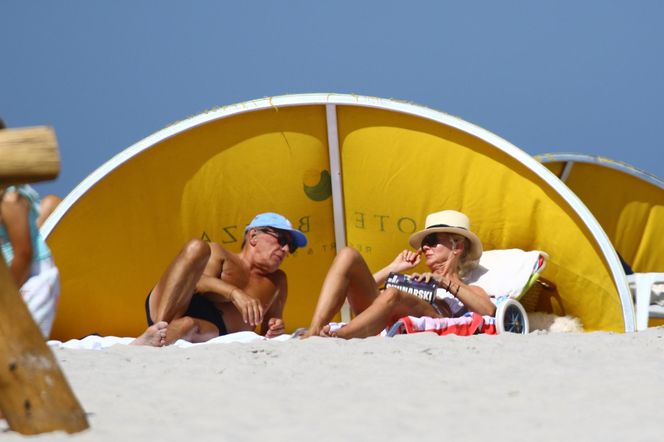 Jan Englert z żoną i ćorką w Juracie