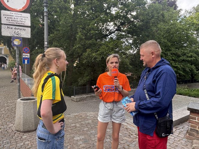 Tłumy przyjezdnych i uśmiechy na twarzach. Wakacyjny patrol Eska Summer City na olsztyńskiej Starówce