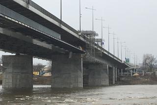Budowa kładki pieszo-rowerowej pod mostem Łazienkowskim