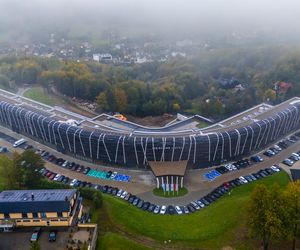 Zarówno wnętrza, jak i bryła Mercure Szczyrk Resort robią duże wrażenie