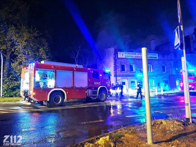 Nocny pożar kamienicy w Zabrzu-Rokitnicy