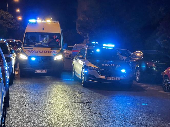 Pożar w bloku na Powiślu. Mieszkańcy uciekali na dach. Ogień odciął im drogę 