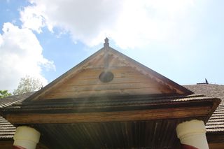 To sławny dwór w Małopolsce. Skrywa mrożącą krew w żyłach tajemnicę